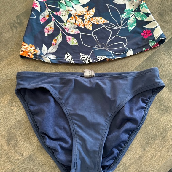 HAPARI - Tankini - 2 piece, size small - Picture 3 of 4